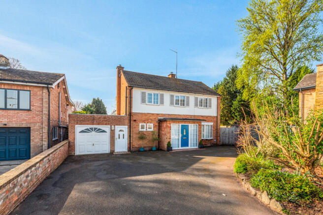 3 bed property, in Cedar Crescent, £500,000