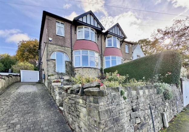 3 bed property, in Wheatroyd Lane, £350,000
