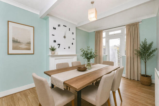 3 bed property, in Ingram Road, £525,000