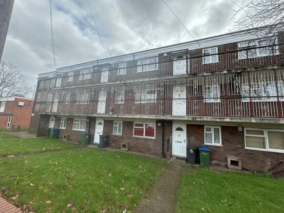 1 bed property, in Coopers Lane, £70,000
