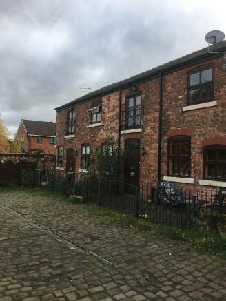 2 bed property, in Warrington Road, £110,000