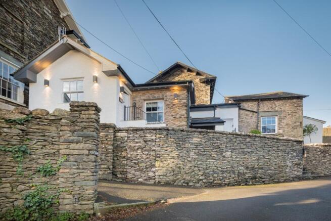 1 bed property, in The Studio, £300,000