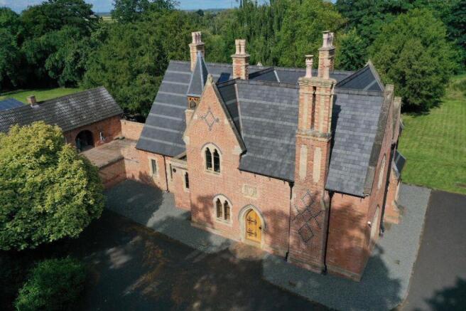 4 bed property, in Darlton Road, £1,495,000