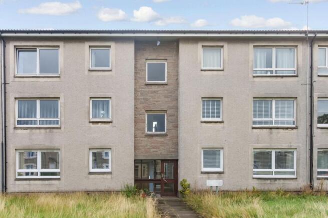 1 bed property, in 2/5 Burnside Terrace, £60,000