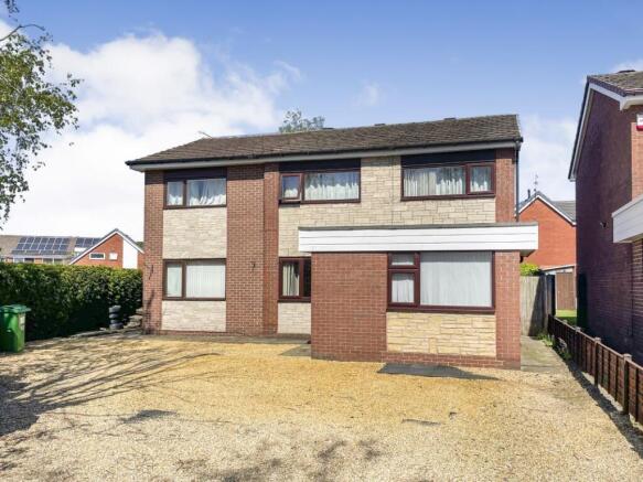 8 bed property, in 68 Blackburne Close, £415,000