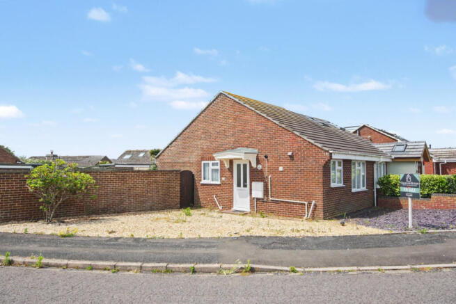 2 bed property, in Swallow Drive, £389,950