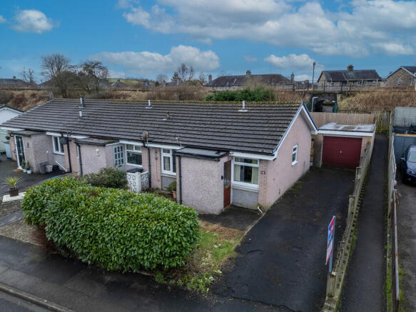 2 bed property, in 74 Rusland Park, £195,000