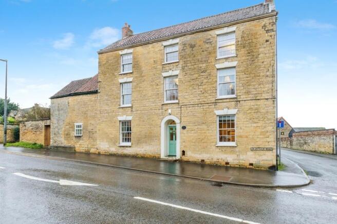 5 bed property, in Grantham Road, £550,000
