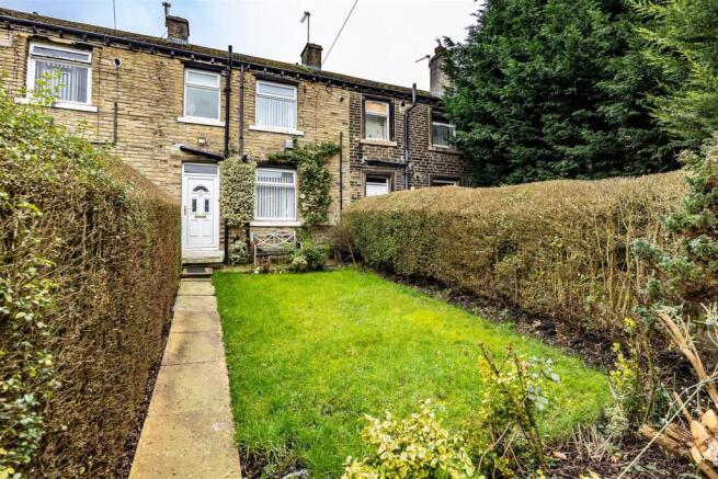 1 bed property, in Fartown Green Road, £94,950
