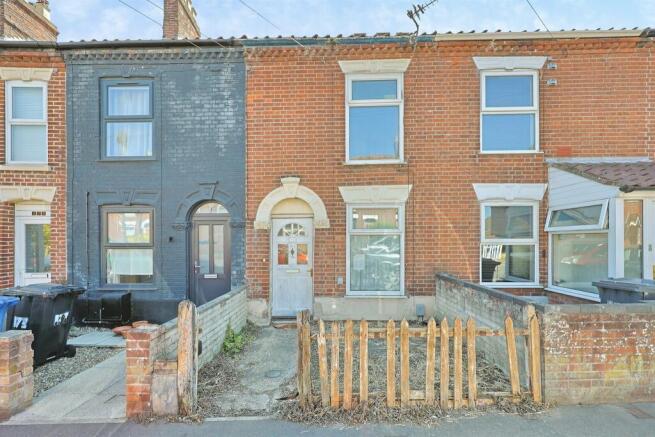 3 bed property, in Sprowston Road, £160,000