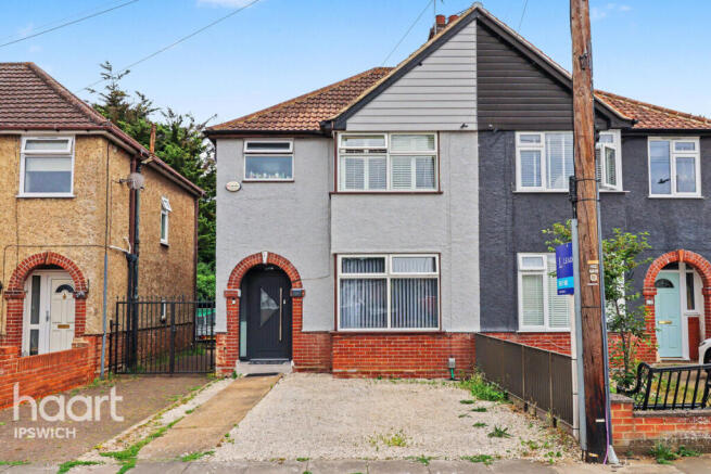 3 bed property, in Eustace Road, £270,000
