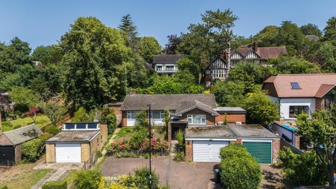 3 bed property, in Purley Oaks Road, £700,000