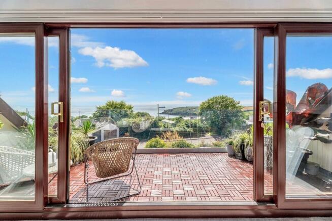 5 bed property, in Trewent Hill, £800,000
