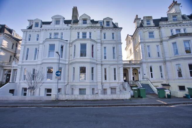 2 bed property, in 31 Augusta Gardens, £125,000