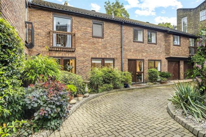4 bed property, in Belsize Mews, £1,765,000