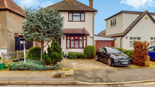 3 bed property, in Lime Grove, £775,000