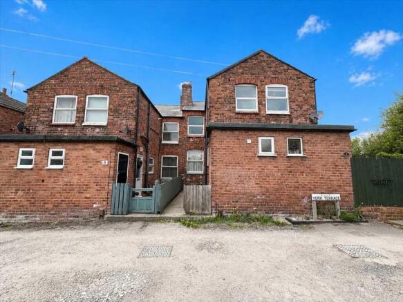 3 bed property, in York Terrace, £105,000