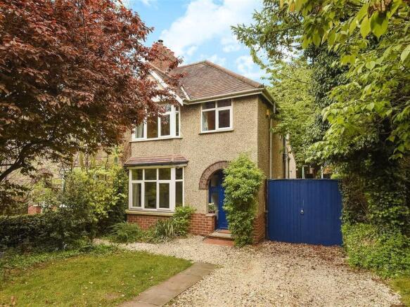 3 bed property, in Oxford Road, £550,000