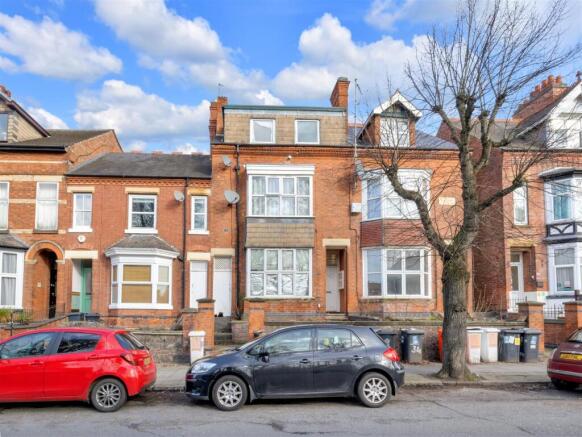 4 bed property, in Hinckley Road, £550,000