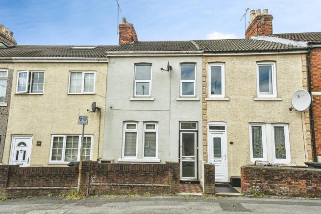2 bed property, in George Street, £190,000