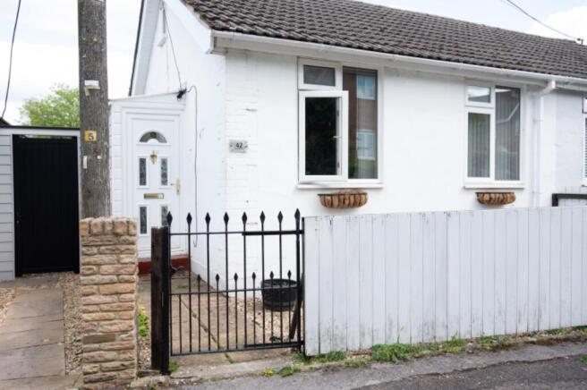 2 bed property, in **SEMI-DETACHED BUNGALOW**Astor Crescent, £214,950