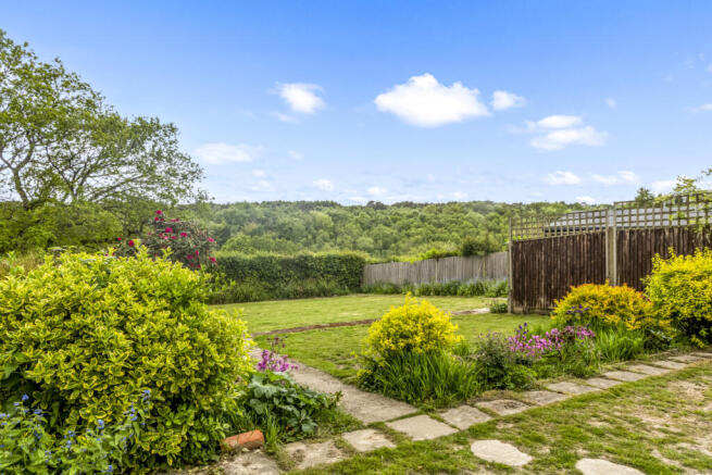 4 bed property, in School Lane, £825,000