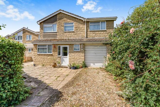 5 bed property, in Southlands, £500,000