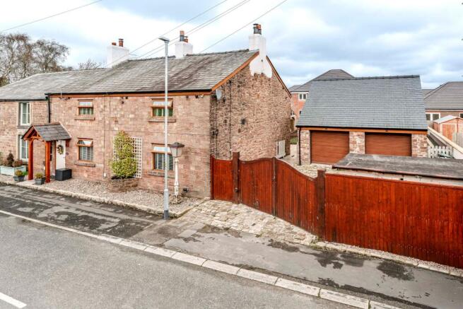 4 bed property, in Charter Lane, £549,995