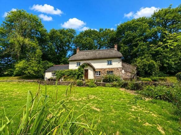 3 bed property, in Burrington, £495,000