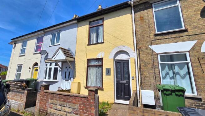 2 bed property, in Trafalgar Road East, £120,000
