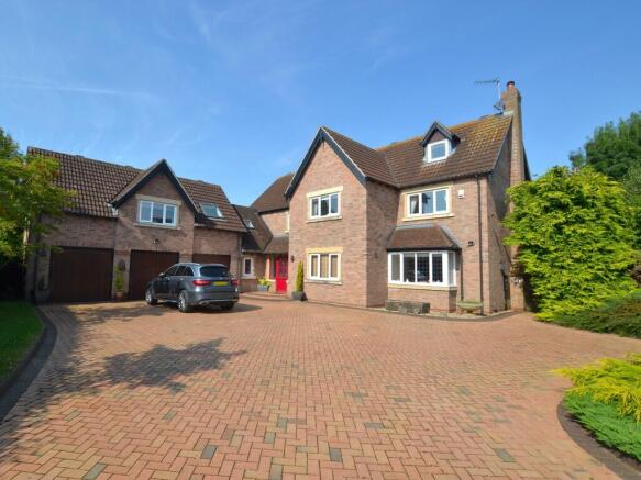 7 bed property, in Glebe Park, £850,000
