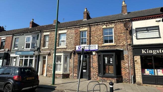 2 bed property, in High Street, £68,000