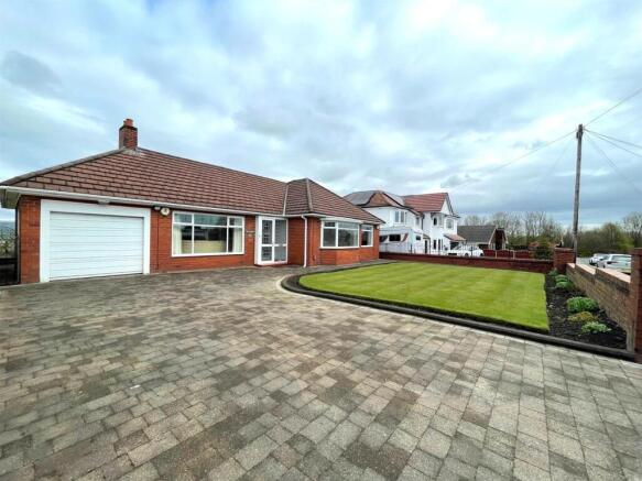 2 bed property, in Bolton Road, £380,000