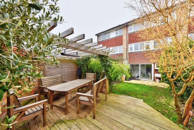 4 bed property, in Rookery Court, £650,000