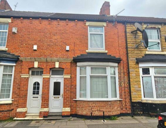 5 bed property, in Gresham Road, £165,000