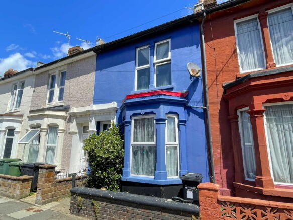 3 bed property, in Telephone Road, £220,000