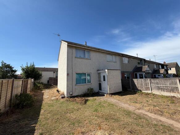3 bed property, in Cheviot Court, £100,000