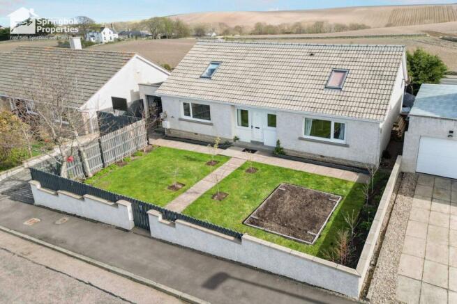 4 bed property, in Ogilvie Park, £225,000