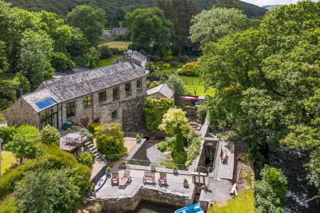 4 bed property, in Nibthwaite Mills, £695,000