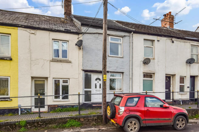 2 bed property, in Exeter Road, £85,000