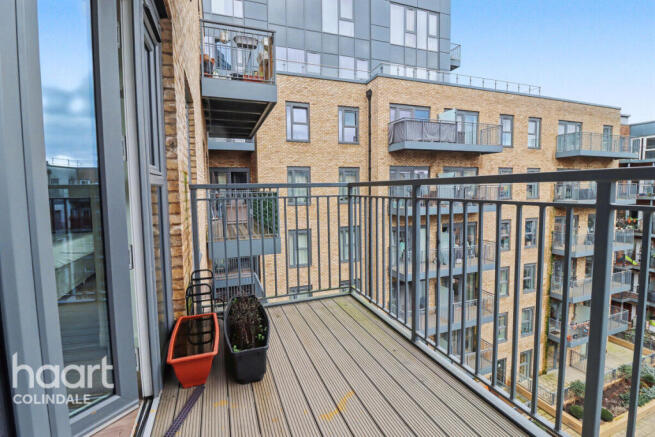 1 bed property, in Farington House, £400,000