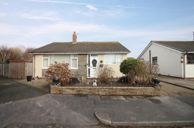 4 bed property, in Bowland Avenue, £165,000