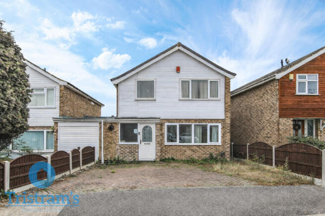 4 bed property, in Penrhyn Crescent, £400,000
