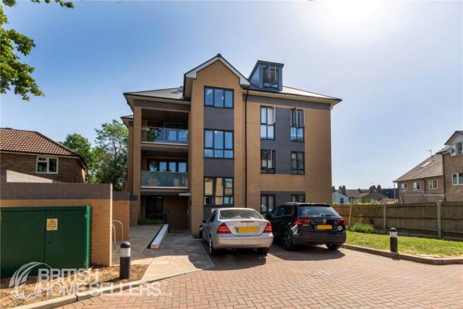 2 bed property, in Bevill Close, £340,000