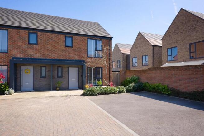 3 bed property, in Bellevue Farm Road, £475,000