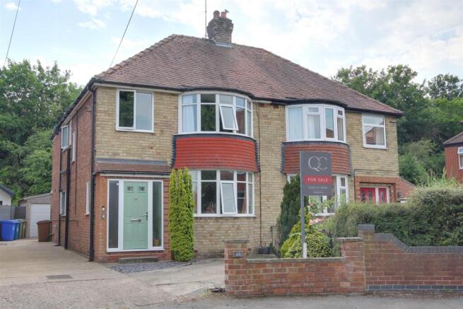 4 bed property, in Thornwick Avenue, £320,000