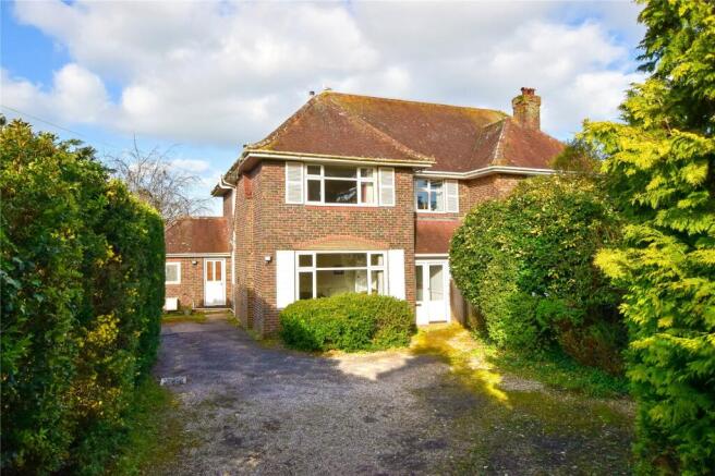 2 bed property, in Marlpit Lane, £495,000