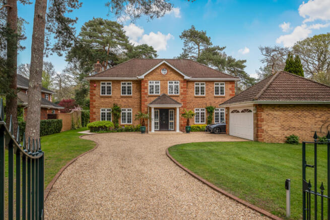 5 bed property, in Warren Drive, £1,250,000