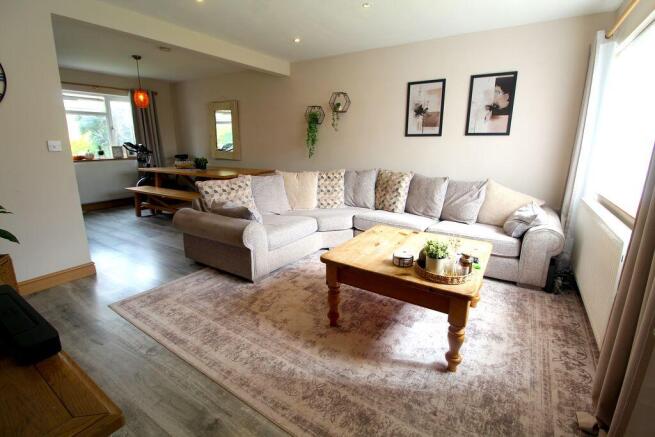 3 bed property, in Greenhill Road, £430,000