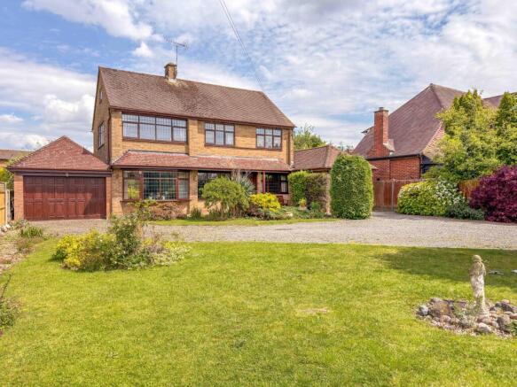 4 bed property, in Lutterworth Road, £550,000
